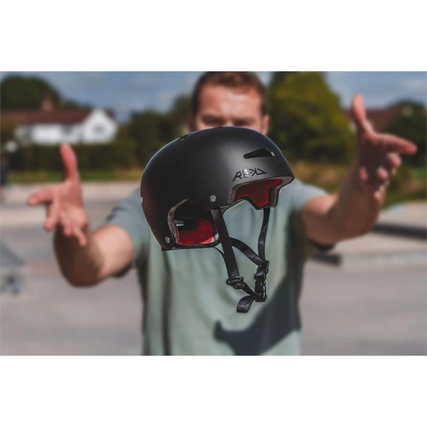 RKD159 REKD Elite 2.0 Helmet Black Lifestyle 4.jpg