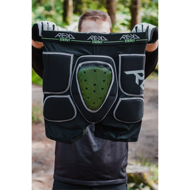 RKD680 REKD Energy Impact Shorts Black Back Promo 01.jpg
