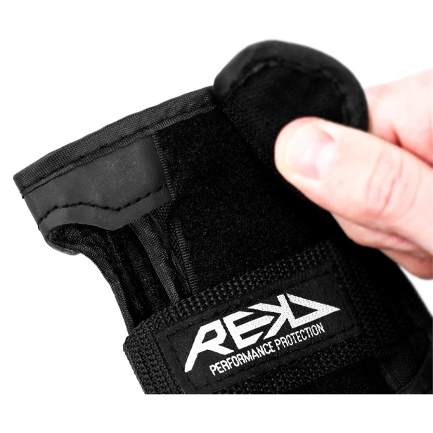 RKD490 REKD Wrist Guards Black Detail 1.jpg
