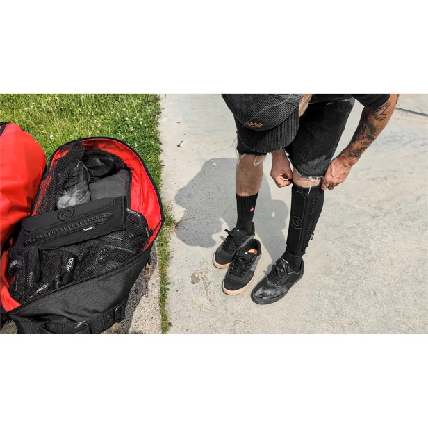 RKD830 REKD Energy Covert Shin Impact Guards TAG @sampaio_toogs_christophe_ and @cecilejuliaa Lifestyle 3.jpg