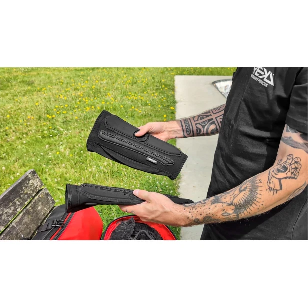 RKD830 REKD Energy Covert Shin Impact Guards TAG @sampaio_toogs_christophe_ and @cecilejuliaa Lifestyle 1.jpg