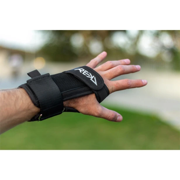 RKD495 REKD Pro Wrist Guards Black Lifestyle 2.jpg